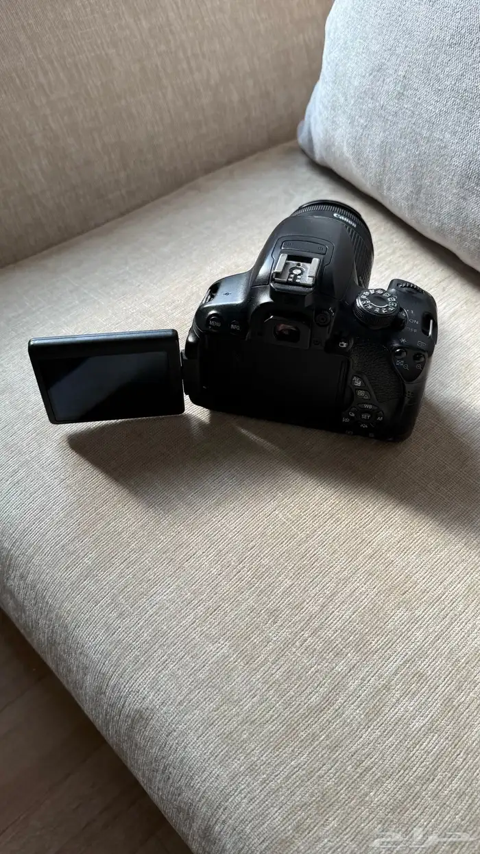 كاميرا كانون 700D 4