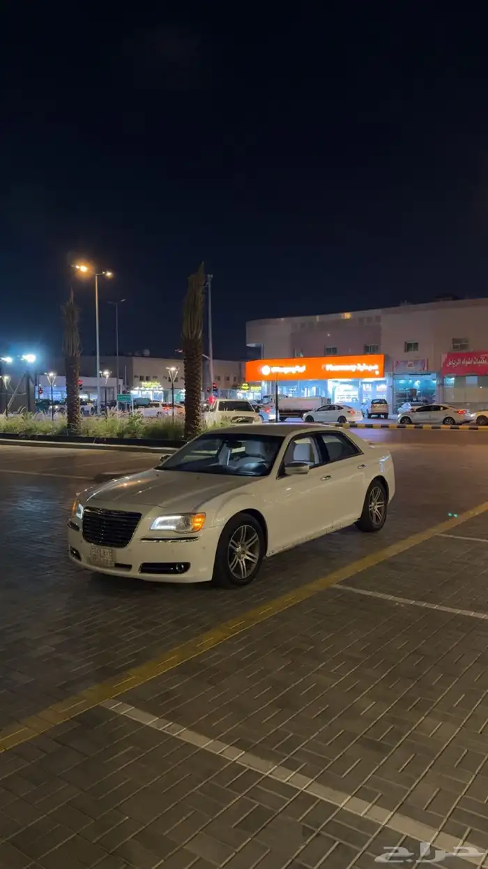 كلايسلر C300 للبيع 8 سلندر 5