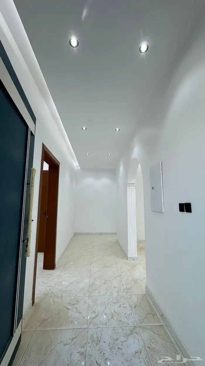 للبيع دور في الروضة على شارعين جنوبي شرقي 17