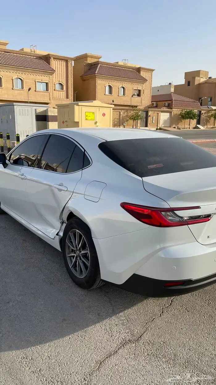 كامري 25 ابيض 1