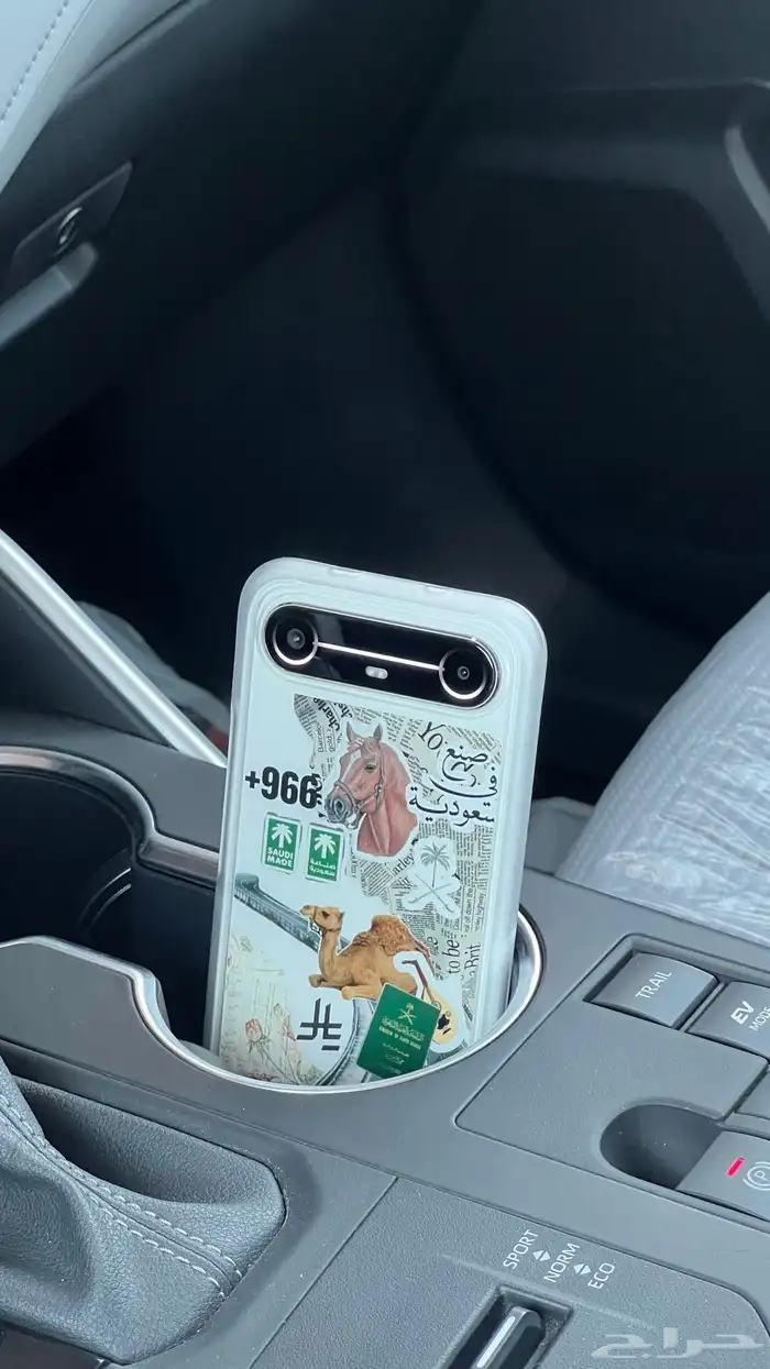 Tecno Pova Slim 5G أبيض   شبه جديد 6 أيام   ضمانين 4