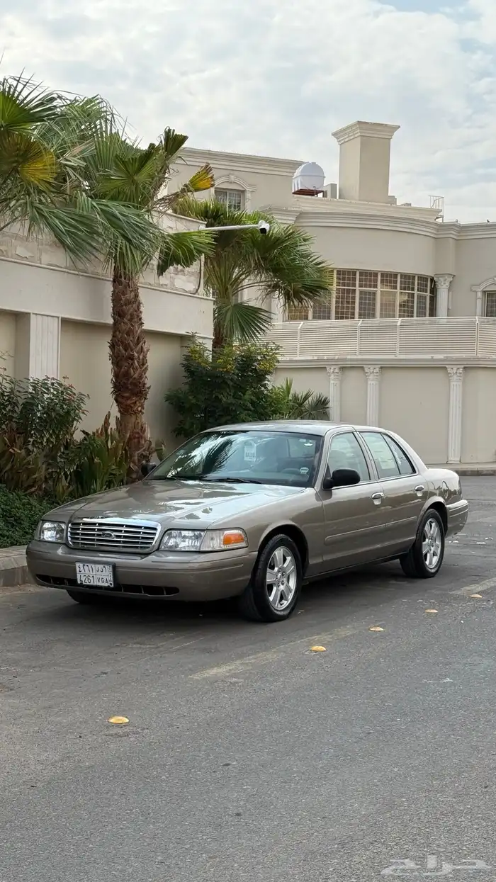 كراون فكتوريا 12