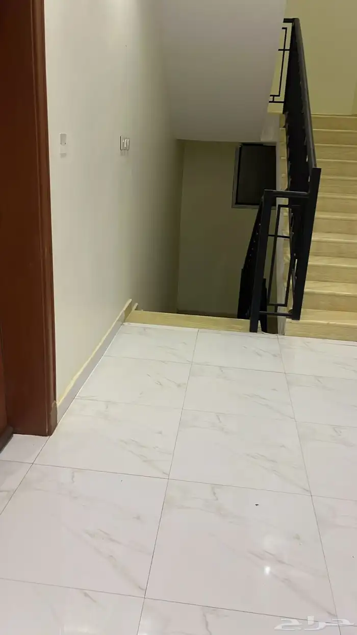 غرفة ودورة مياه ومطبخ مفروشه وجديده إنترنت مجاني وكهرباء 0