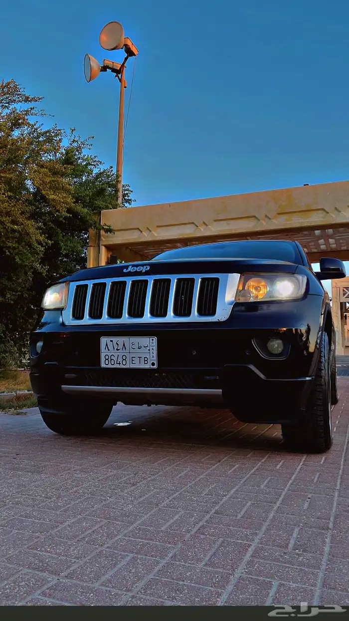 Jeep Grand Cherokee 2011 full option 0