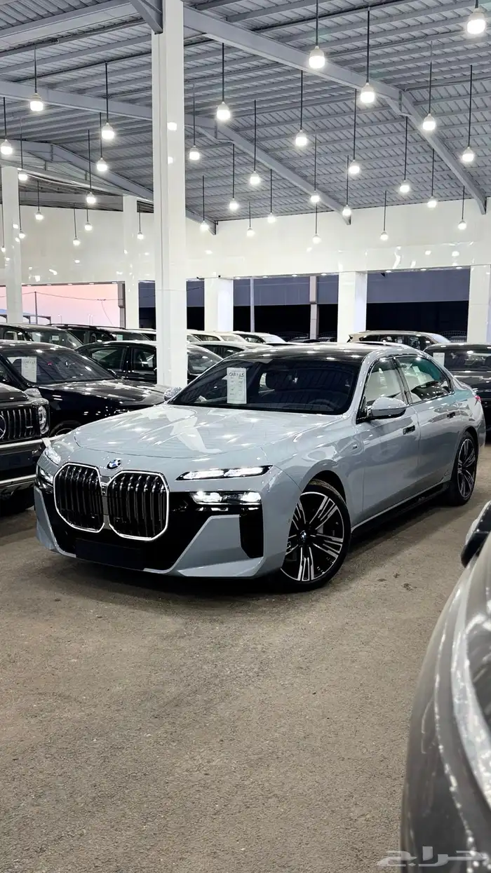 بي ام دبليو i735 سكاي لاونج فل كامل 2026 0