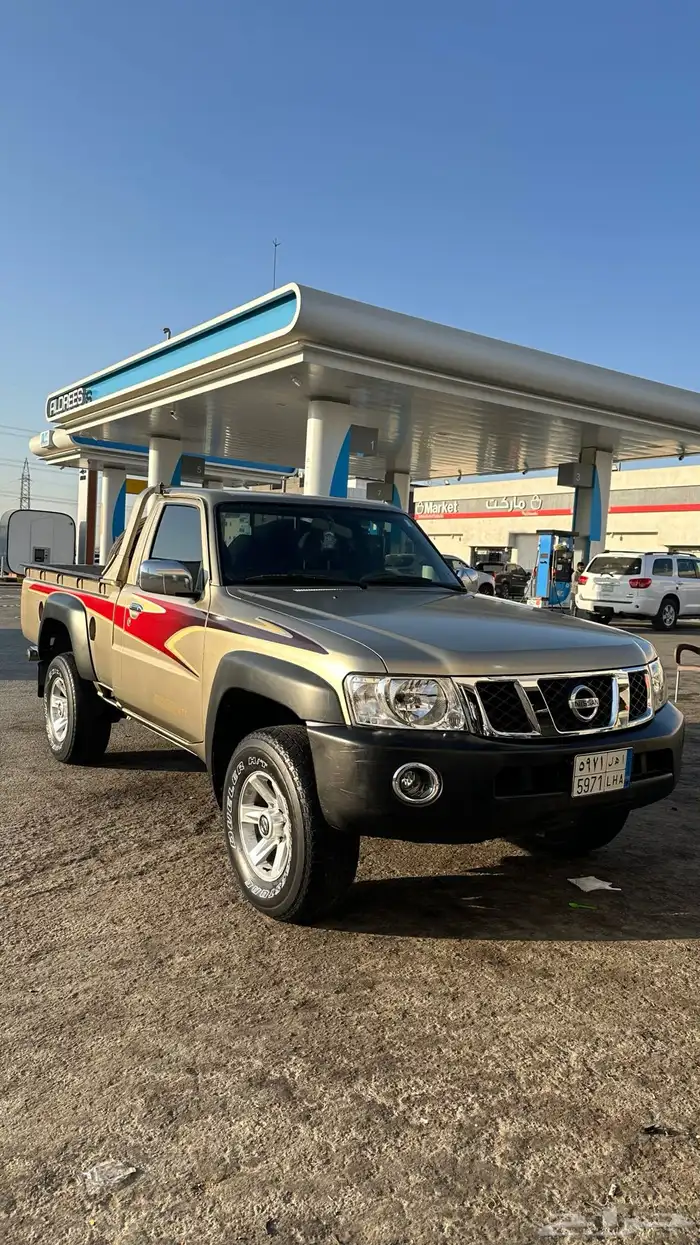 للبيع شاص نيسان 2012 ذهبي 1