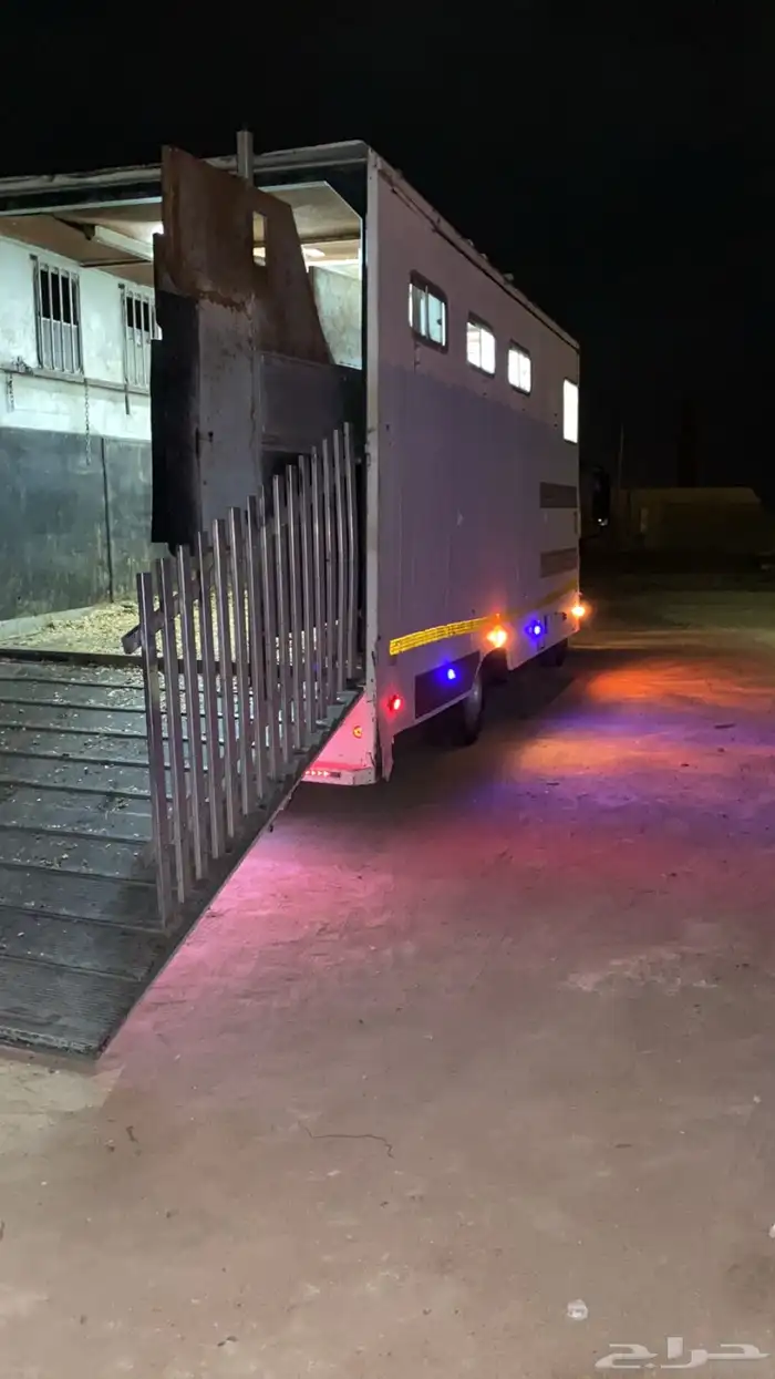 عربة نقل خيل 1