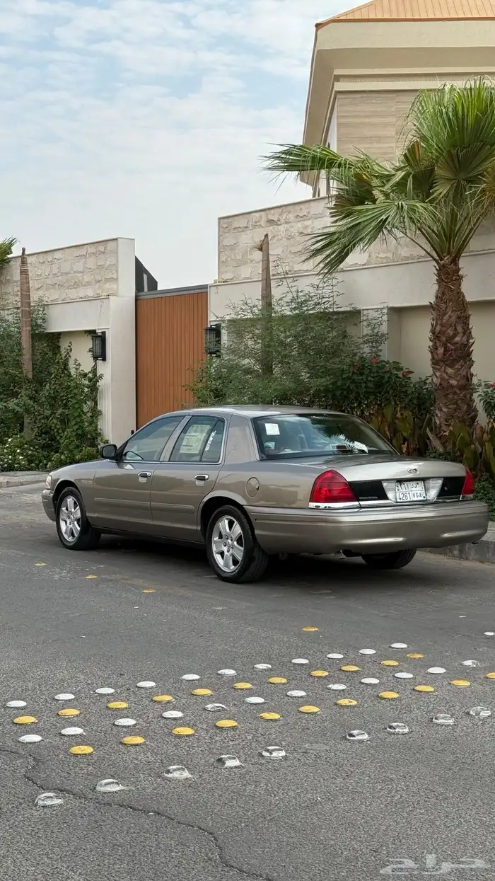 كراون فكتوريا 11