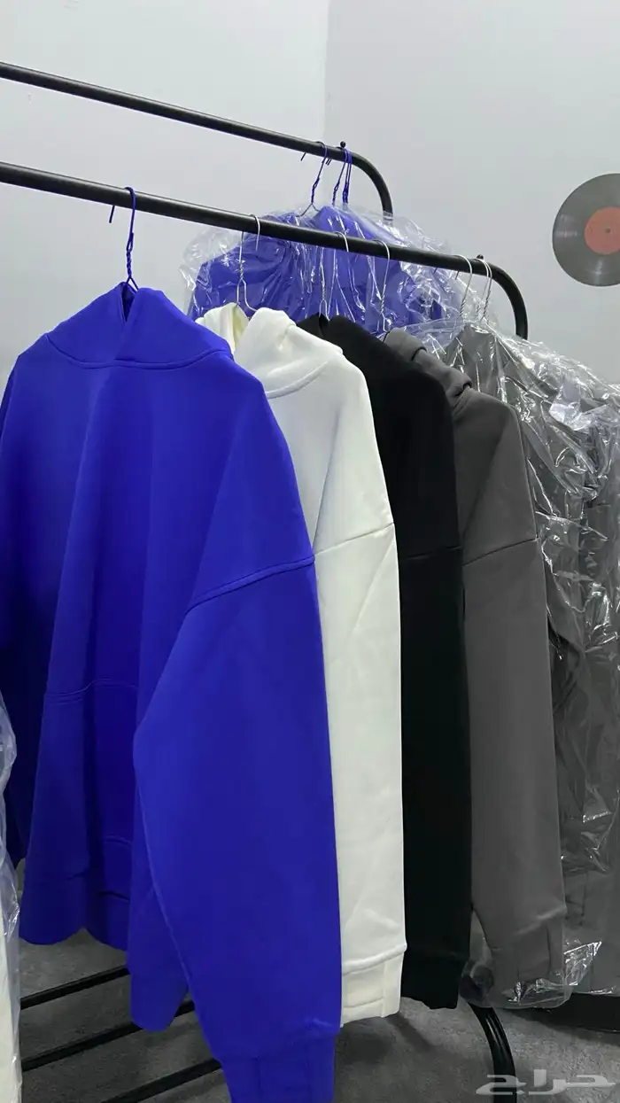 بلوفرات بمختلف الالوان والمقاسات  . 7