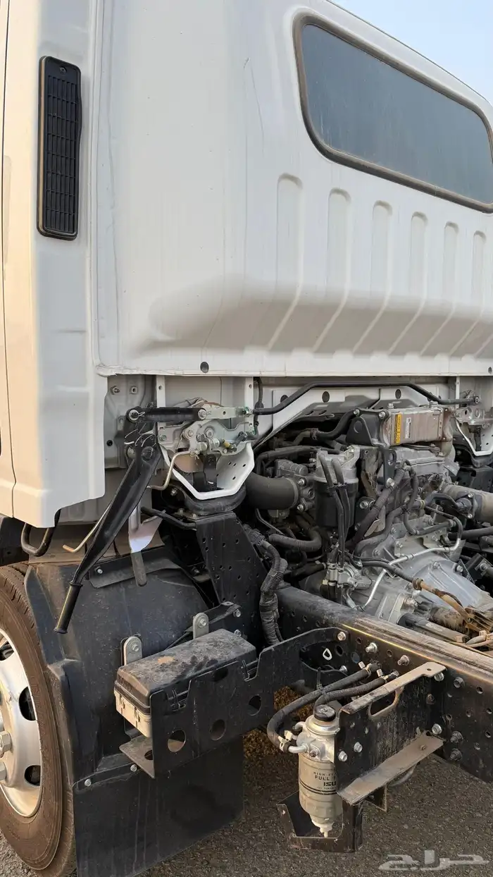 دينا ايسوزو 5 متر للبيع شبة اصفااار مخزنة 5