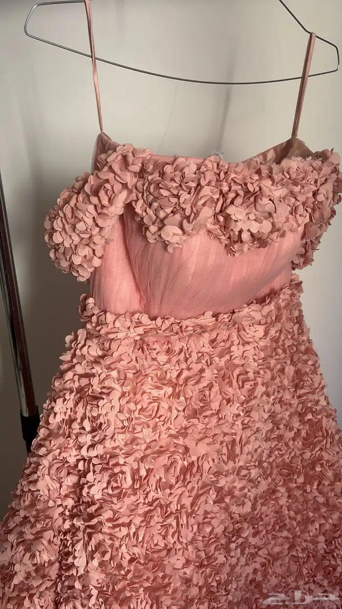 فستان ملكة جميل مزخرف بالورد قماش جميل وألم مقاس سمول 2