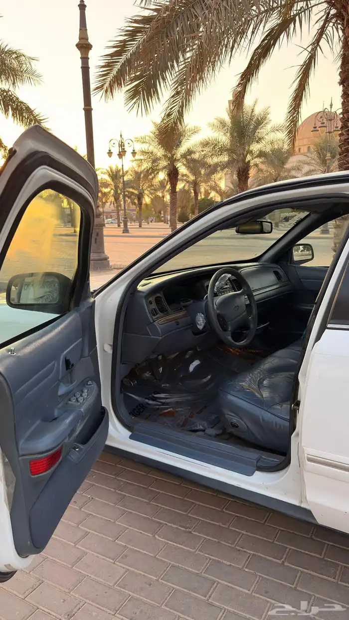 فورد فكتوريا 97 5