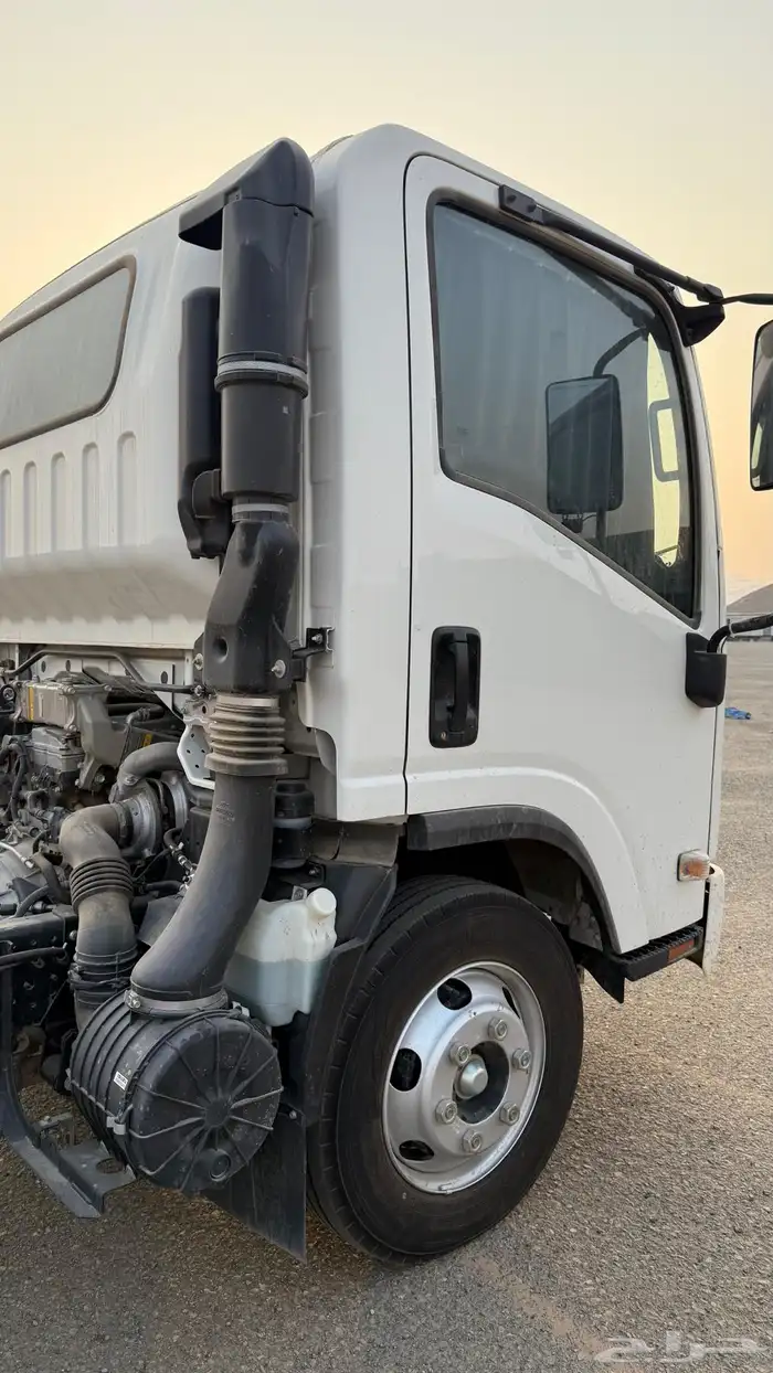 دينا ايسوزو 5 متر للبيع شبة اصفااار مخزنة 8