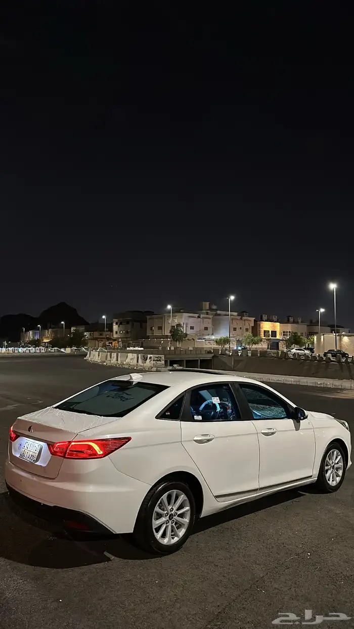 فورد اسكورت لؤلوي. ممشى135الف على السوم قير ومكينه شرط 6