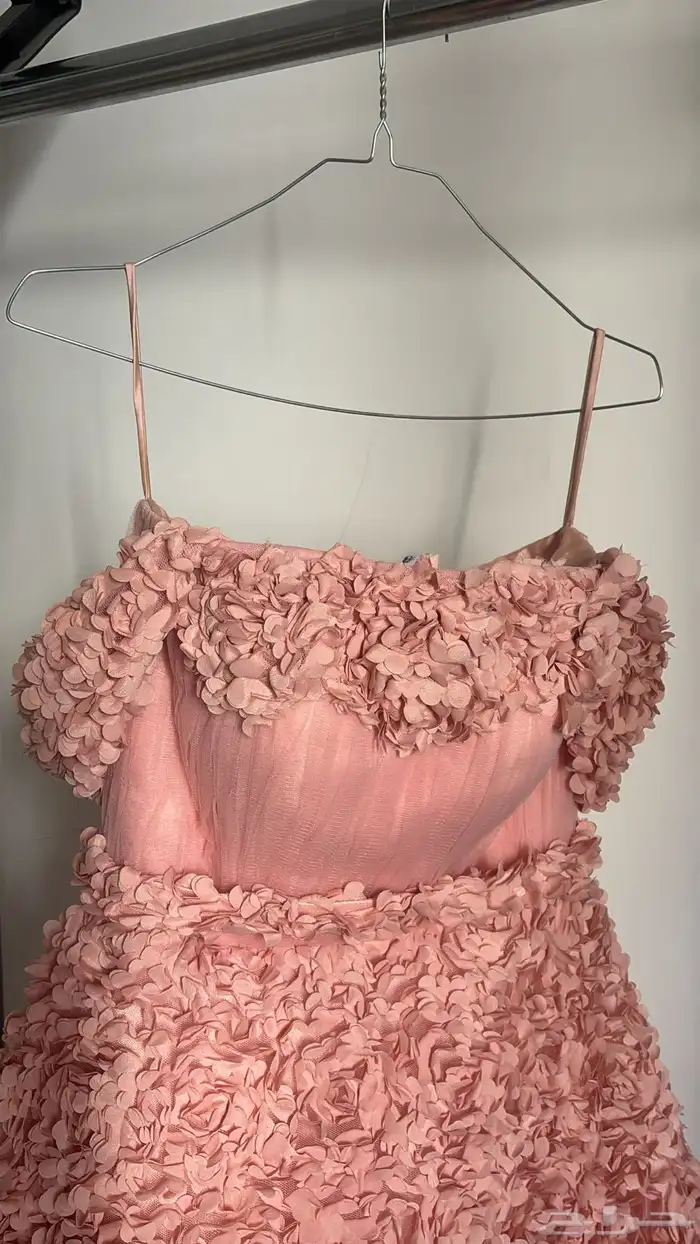 فستان ملكة جميل مزخرف بالورد قماش جميل وألم مقاس سمول 3