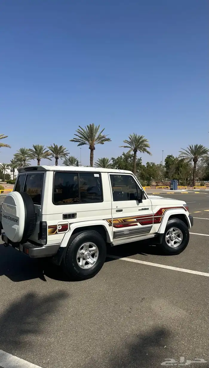 للبيع جيب تويوتا ربع رفرف ونش 2