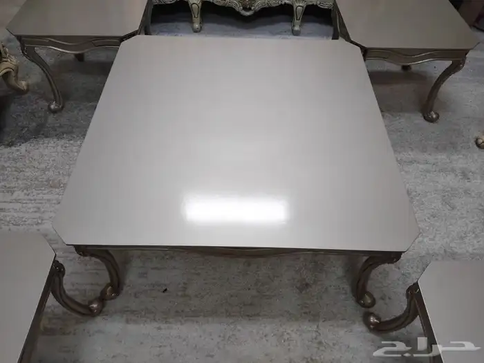 تليفزيون ومكتبة تليفزيون وطاولات 8