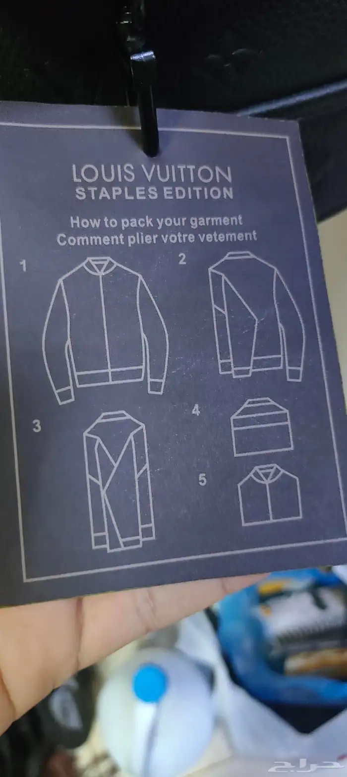 جا يت   أسود كلاسيكي. المادة  جلد طبيعي عاليد 3