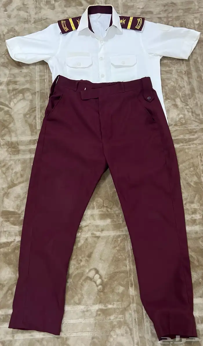 بدلة حارس امن نظيفه جدا. لمقاس M33 للبيع 0