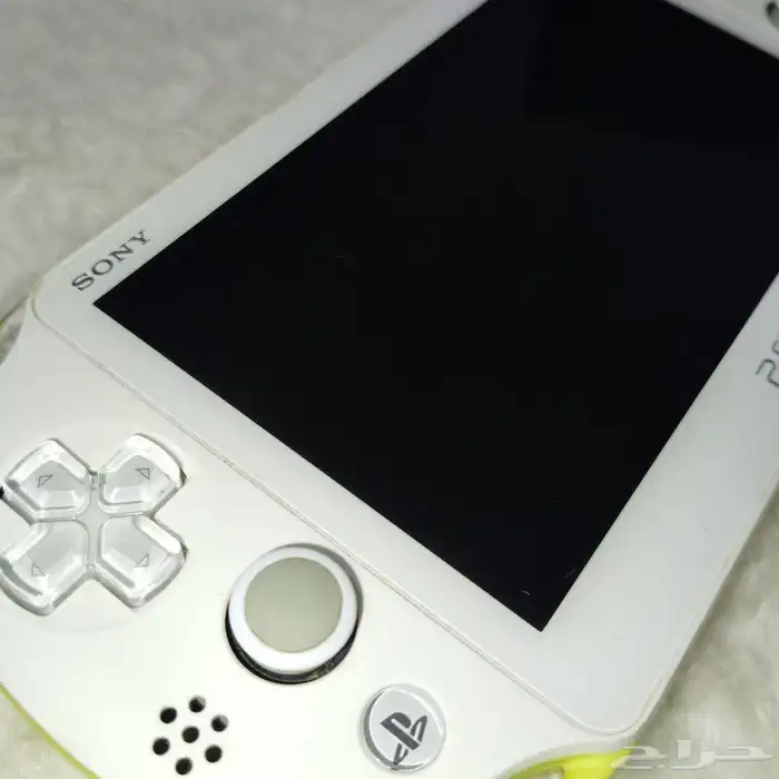 للبيع ps فيتا 4