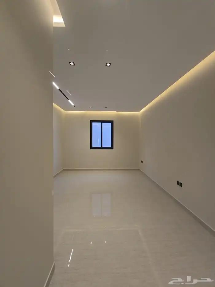 خمس فلل للبيع (دور ارضي  دور اول شقه ) حي البيان 41