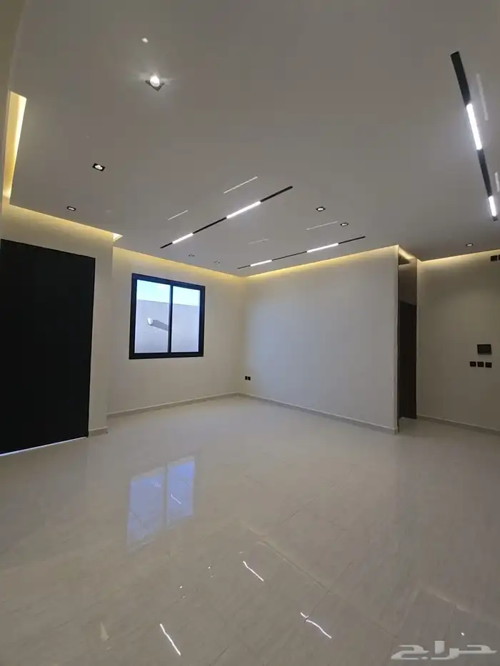 خمس فلل للبيع (دور ارضي  دور اول شقه ) حي البيان 29