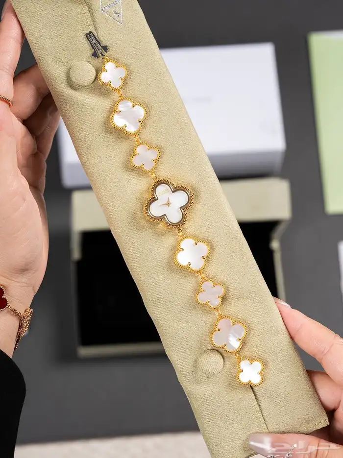 دلع يدك بااجمل الساعات العالمية 77