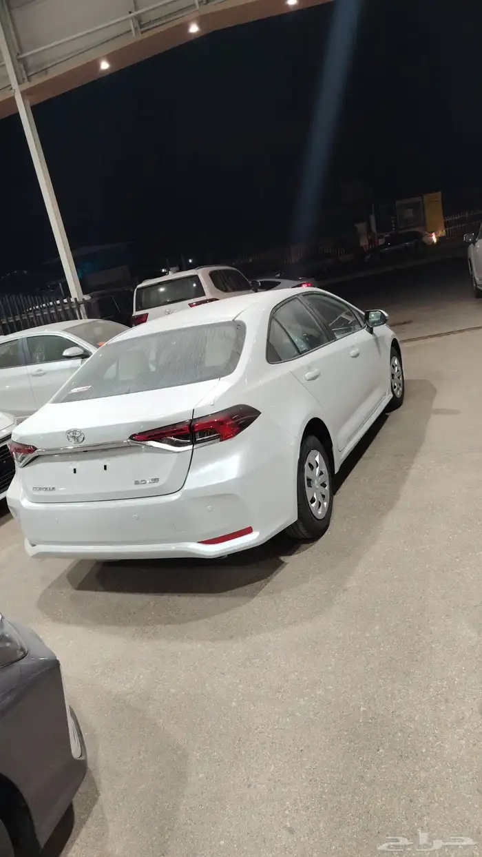 تويوتا كورلا استندر XLE موديل 2025 3