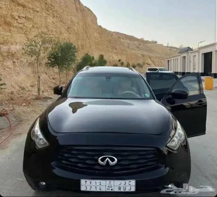 للبيع انفنتي   35 fx موديل  2011 الممشى  215 الف 6 سلندر 0