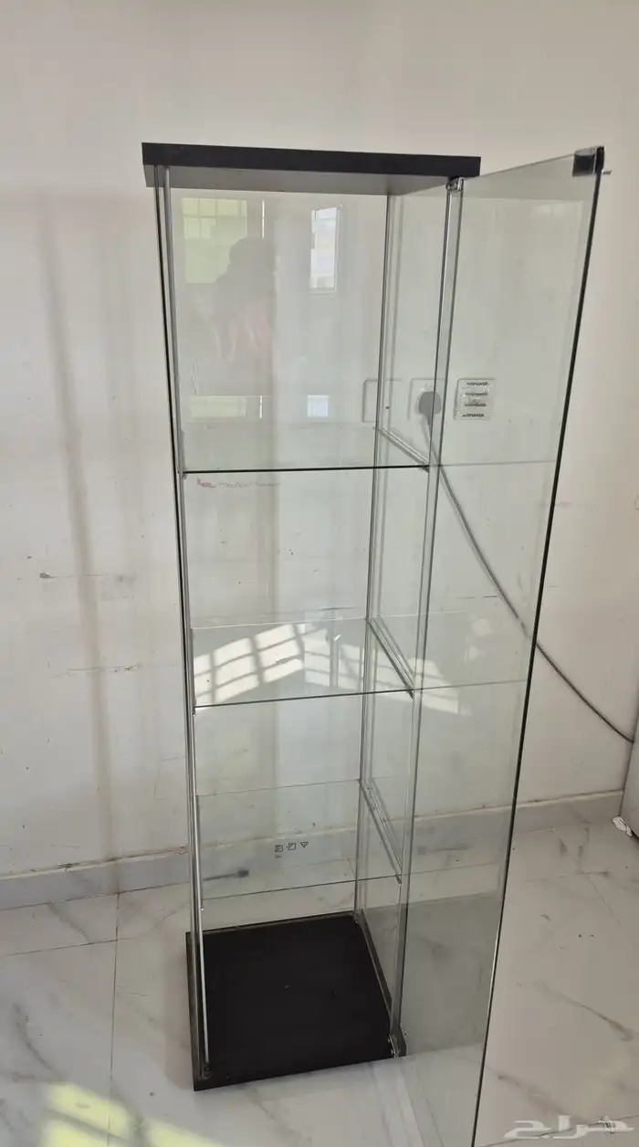 دولاب زجاج شفاف من ايكيا 1