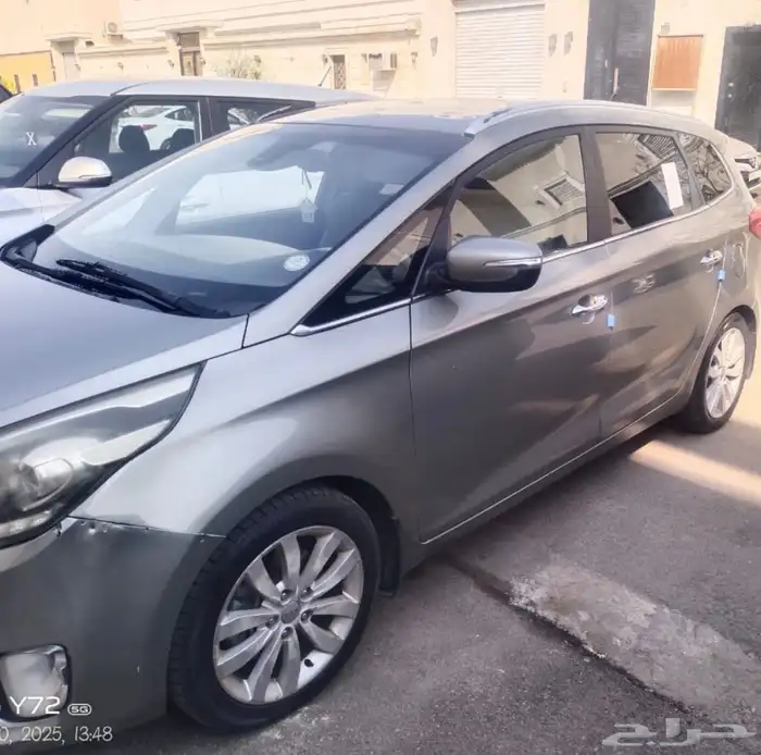 كيا كارنز 2014 نص فل نظيفة 3