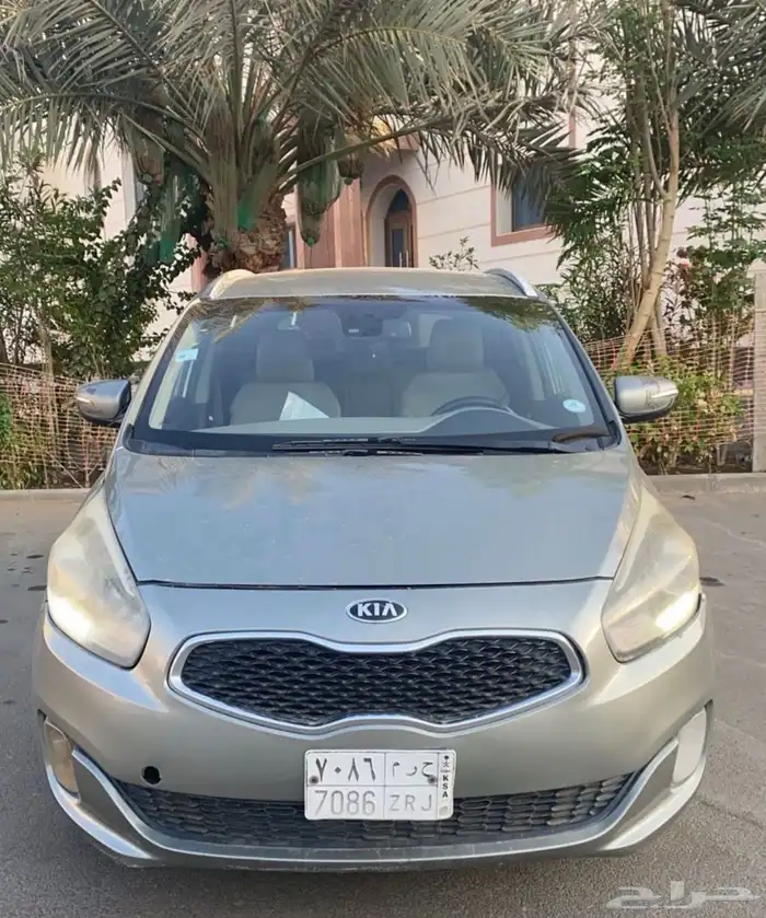 كيا كارنز 2014 نص فل نظيفة 0