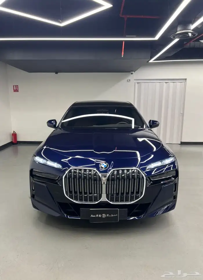 بي ام دبليو 740i 1