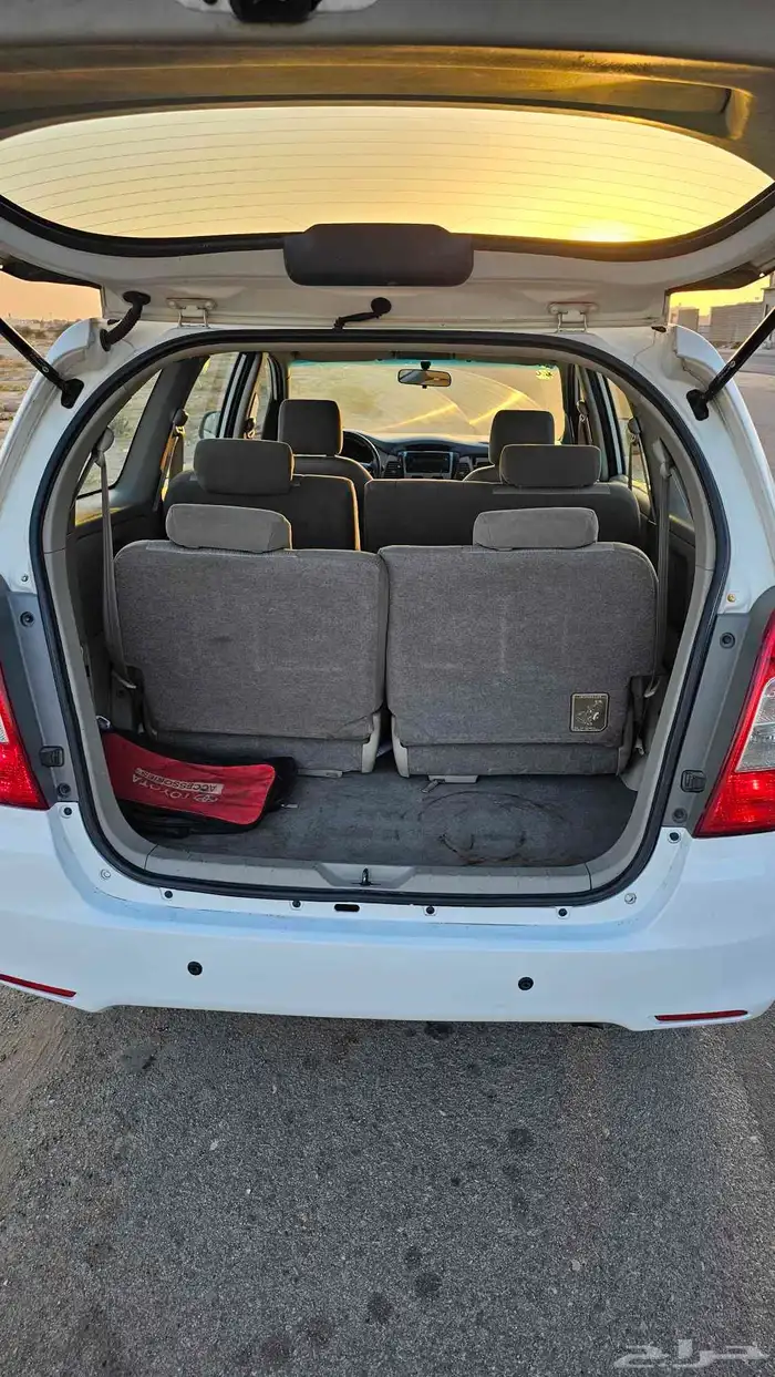 تويوتا انوفا فان 4