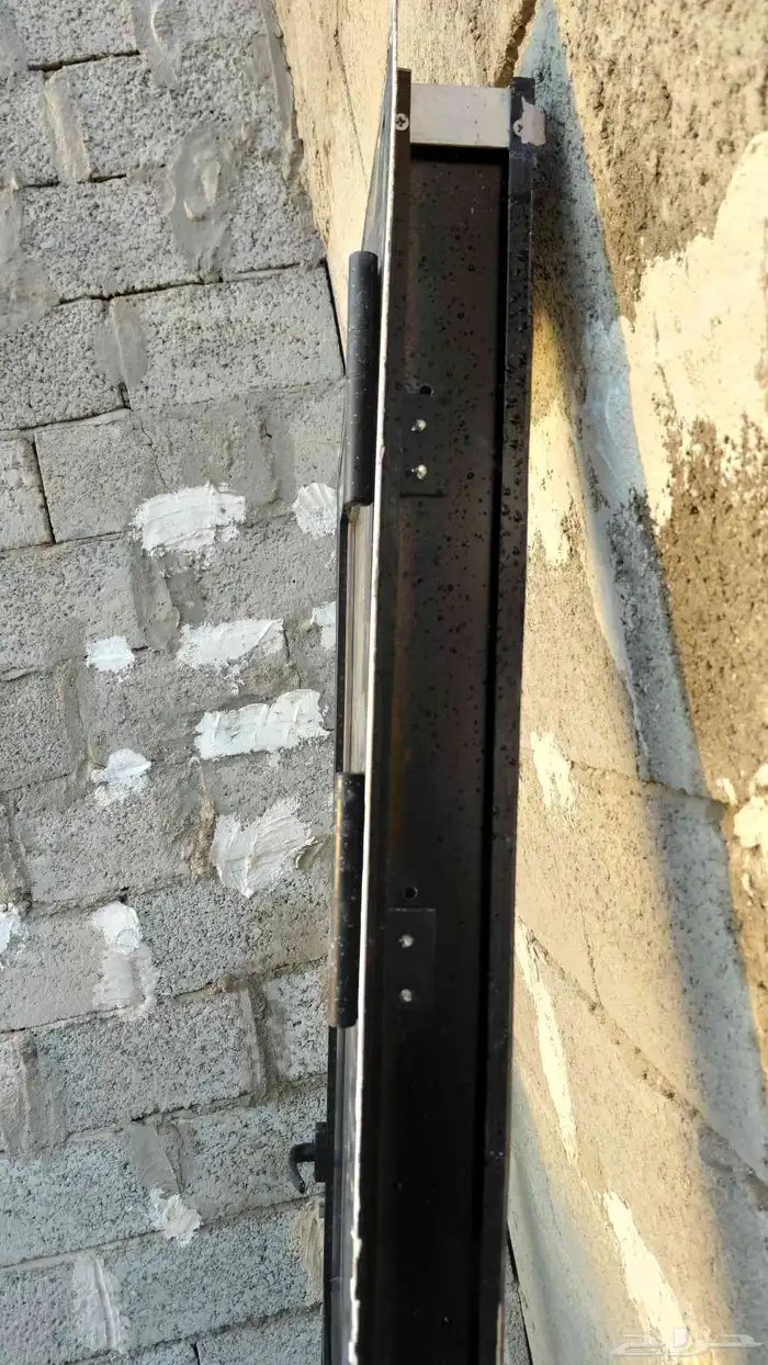 بيبان الامنيوم اللون أسود نوعية طيبة وثقيلة وأصلية على الشرط 4