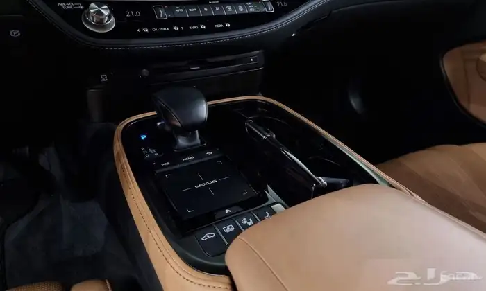 لكزس LS500 بلاتينيوم 2021 6