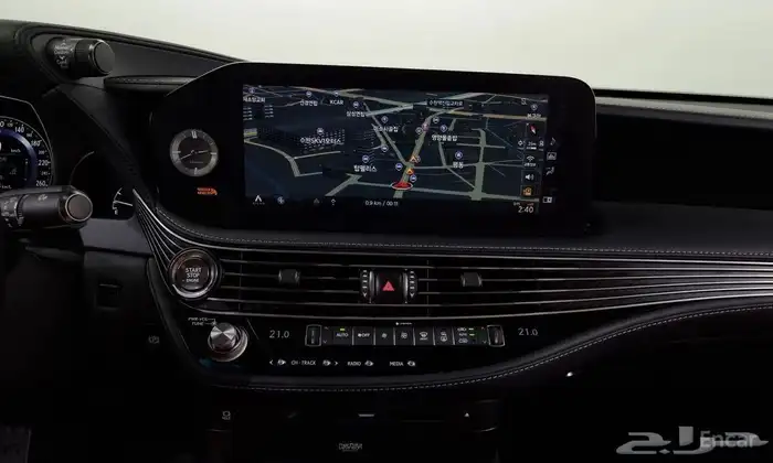 لكزس LS500 بلاتينيوم 2021 13