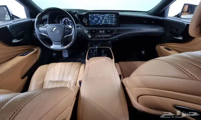 لكزس LS500 بلاتينيوم 2021 8
