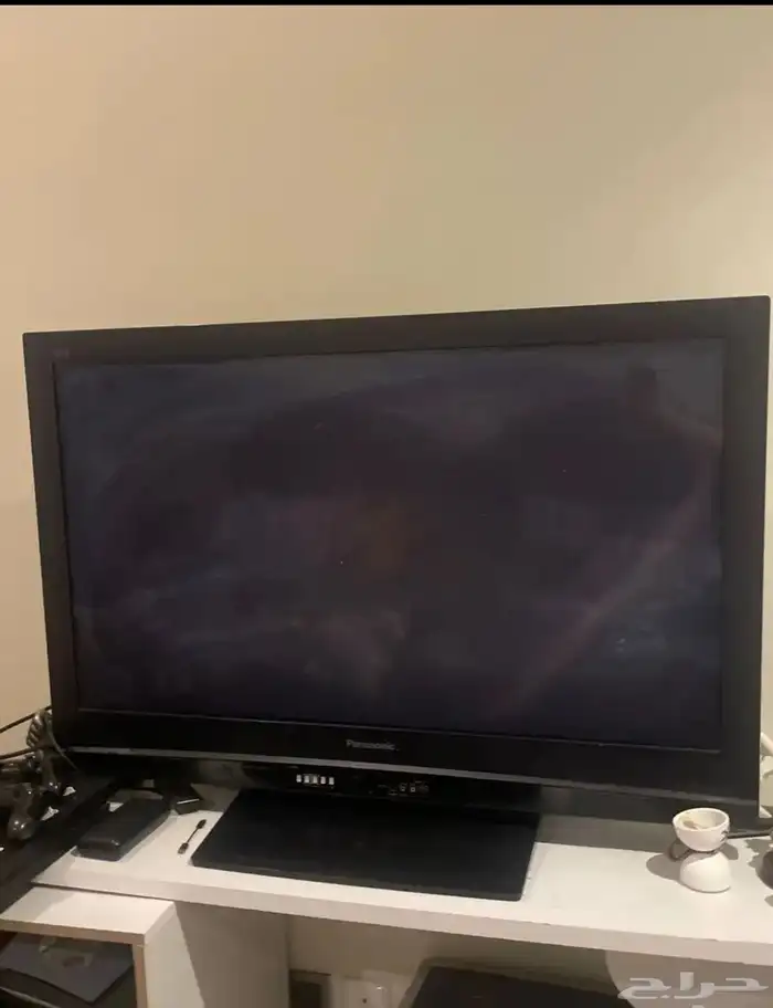 تلفزيون قديم شغال بدون اي مشاكل وكبير وجوده جميلة 0