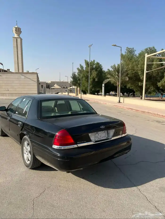 فورد فكتوريا 2011 LX سعودي ممشى قليل 3