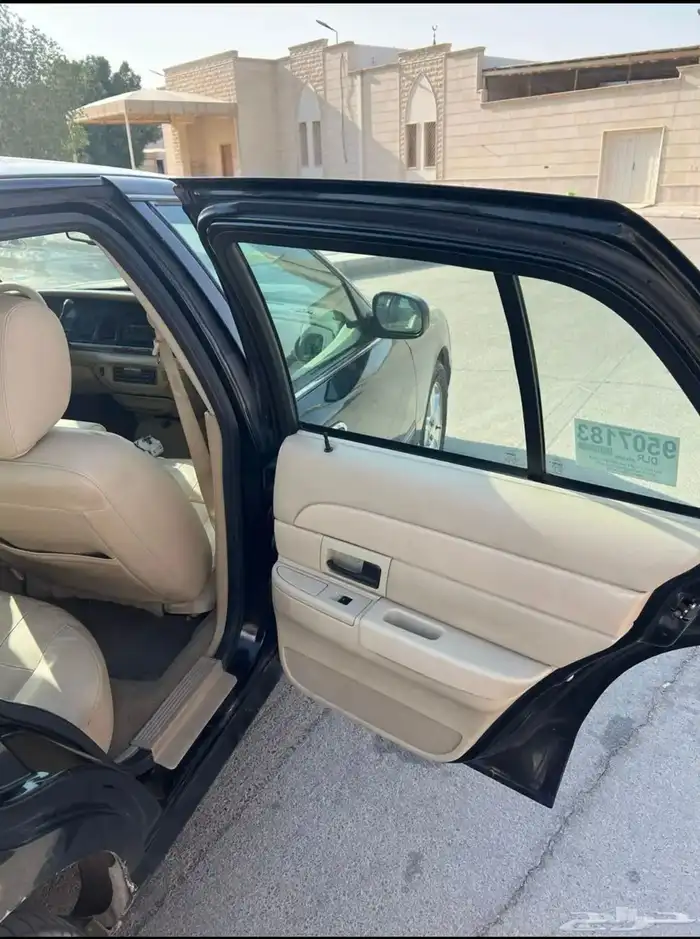 فورد فكتوريا 2011 LX سعودي ممشى قليل 7