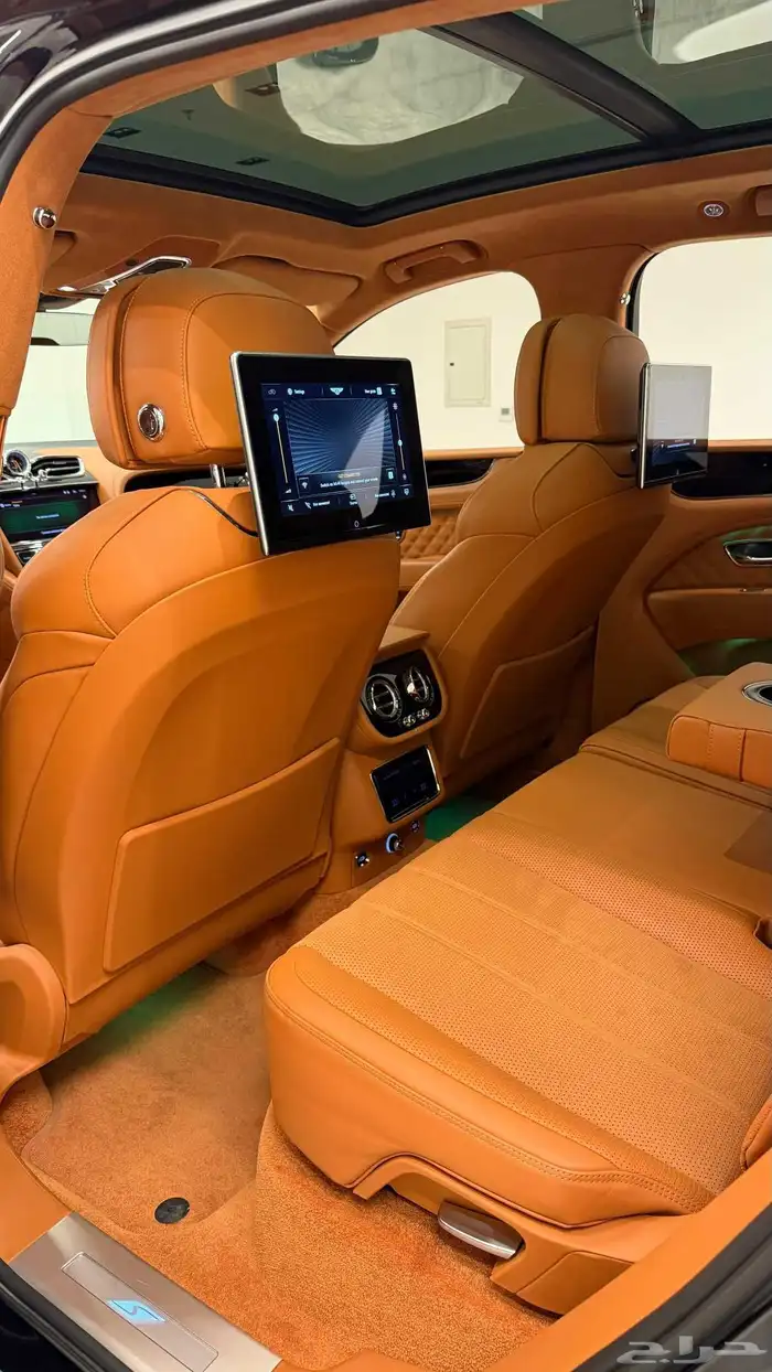 Bentley Bentayga S 10