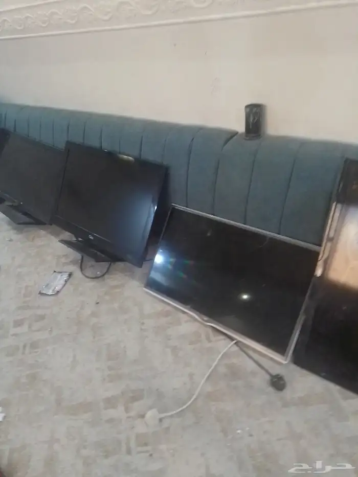 7 تلفزيونات خربانه شاشتها الوان واحده كبيره 1