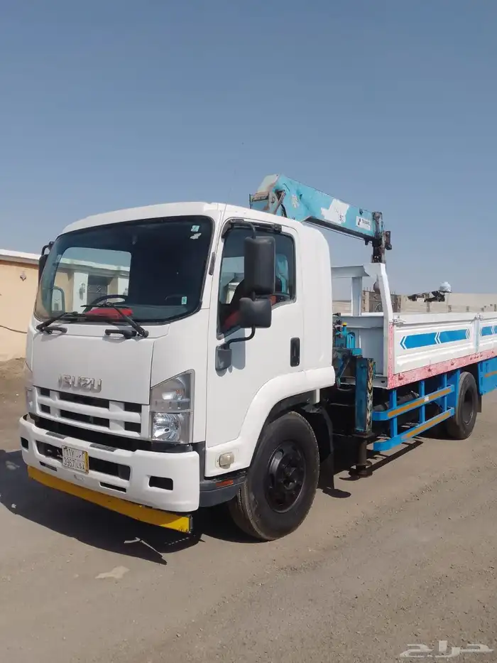 ديانا ايسوزو موديل 2016 عليها كرين 5طن للبيع 0