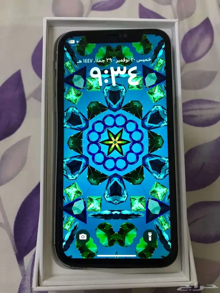 ايفون xr نظيف شغال مع كرتونه للبيع 2