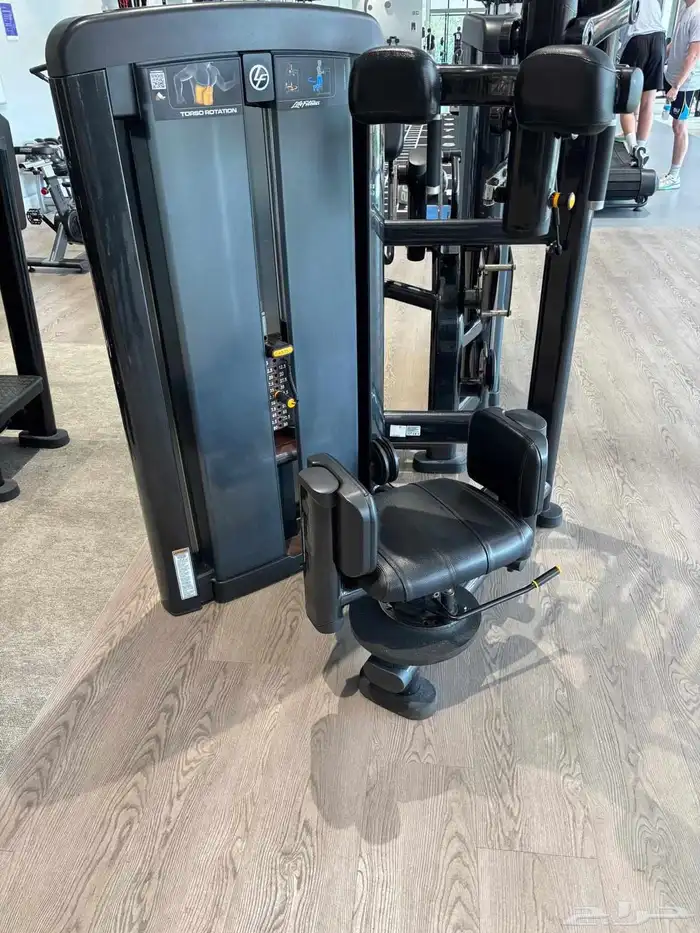 مجموعة اجهزه وارد أمريكا لايف فتنس مستخدم 11