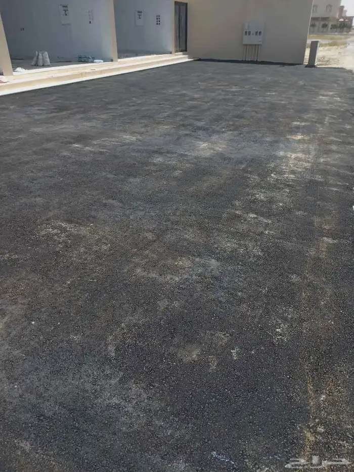 نعمل في مجال اسفلت الطرق والعوازل المائيه الحراريه 1