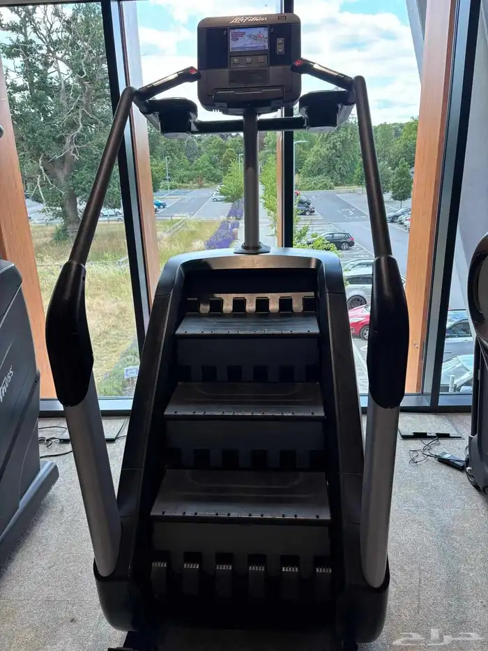 مجموعة اجهزه وارد أمريكا لايف فتنس مستخدم 29