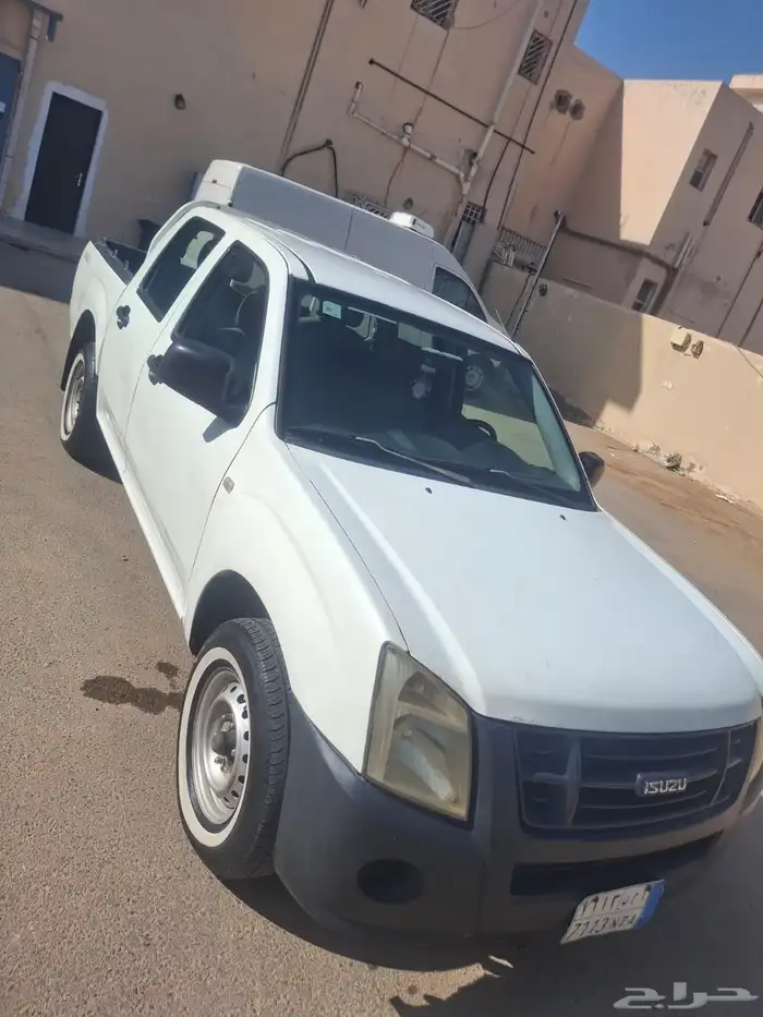 أعرض لكم سيارة من نوع إيسوزو بكب غمارتين بمواصفات ممتازة 9