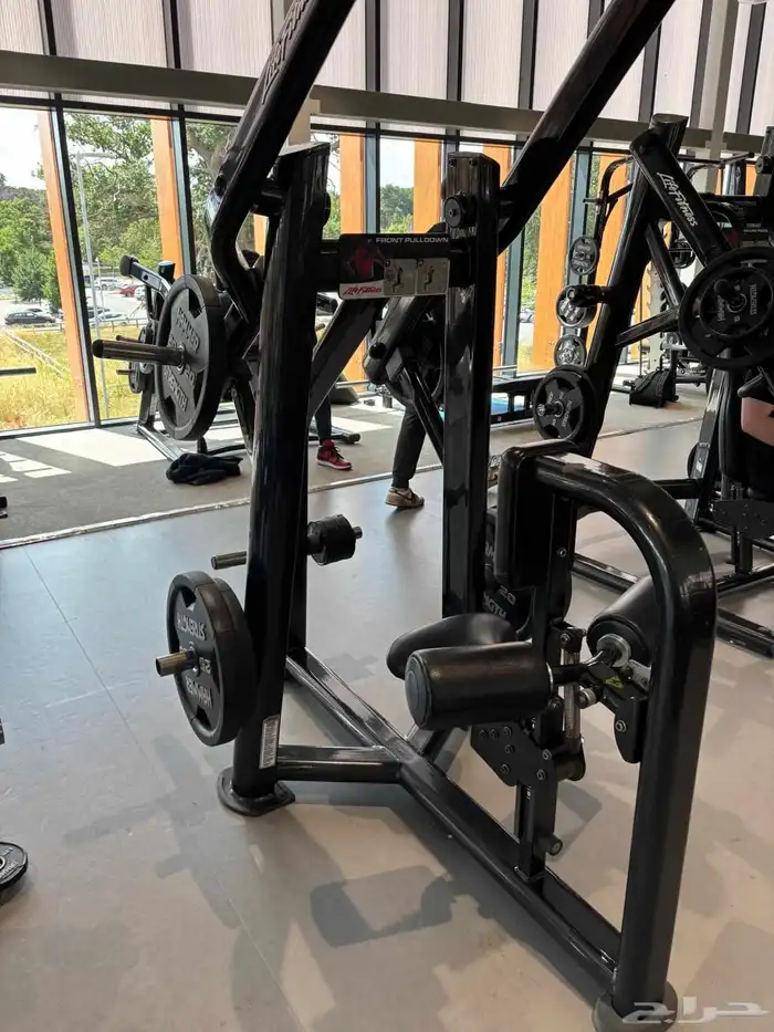 مجموعة اجهزه وارد أمريكا لايف فتنس مستخدم 19